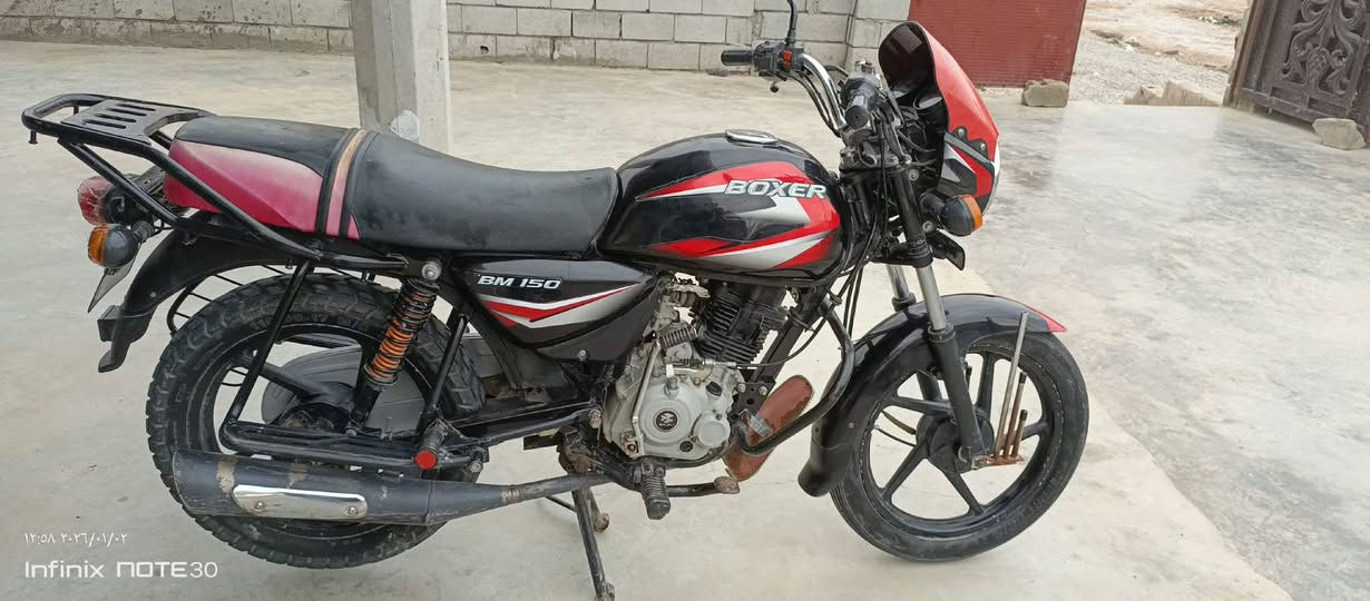 سلام عليكم بوكسر للبيع موديل ٢١ اوراق كاملا مكينه بلاديه ممفتوحه خير من الله تجي تكلب وشوف مكان الخالص جيزاني الچول السعر مليون او ١٠٠ او بي مجال ***********
