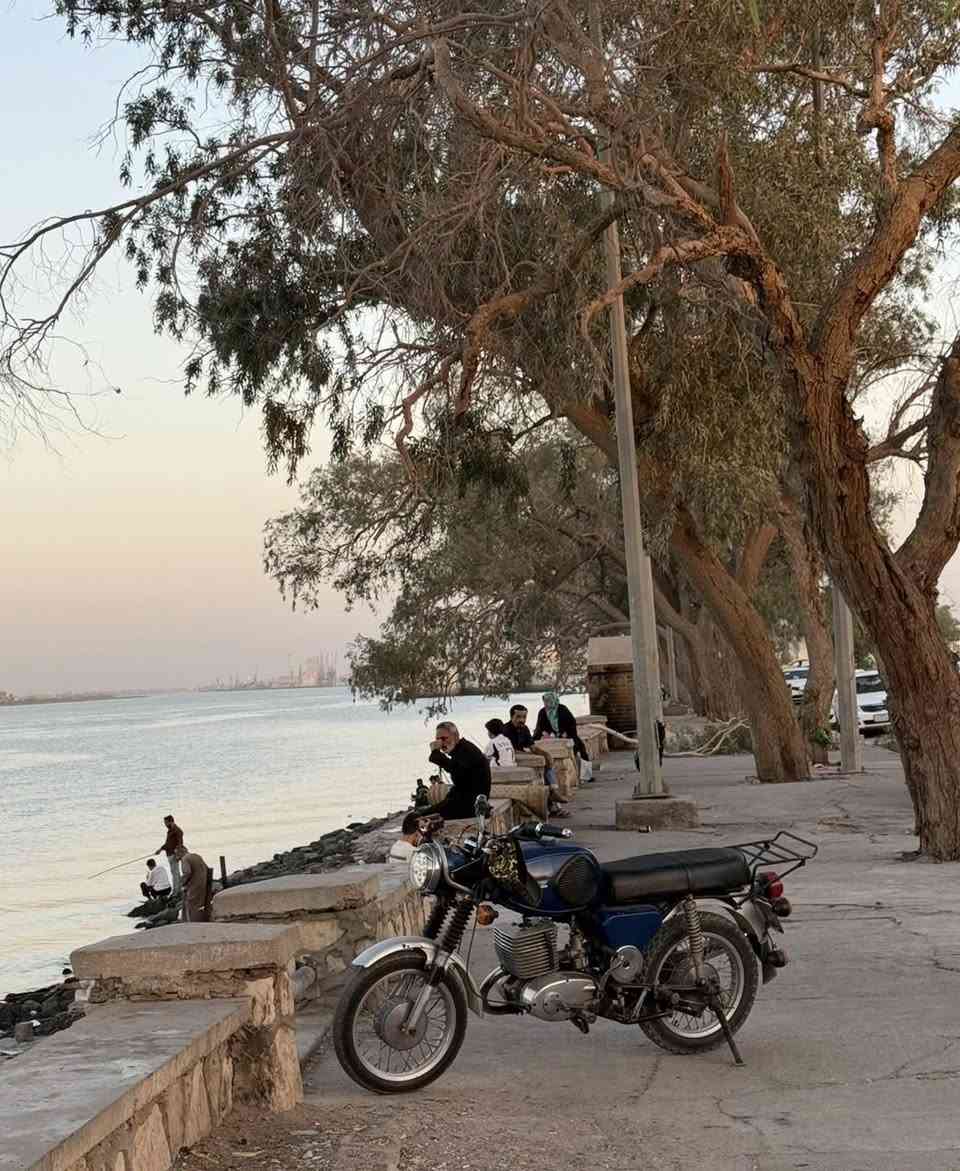 السلام عليكم 
دراجة امزت للبيع رقم وسنوية راعيهة موجود مكانهة البصرة كرمة علي كلش نضيفة وحلوة السعر مليون ونص للستفسار *********** انتصل او راسل واتساب
