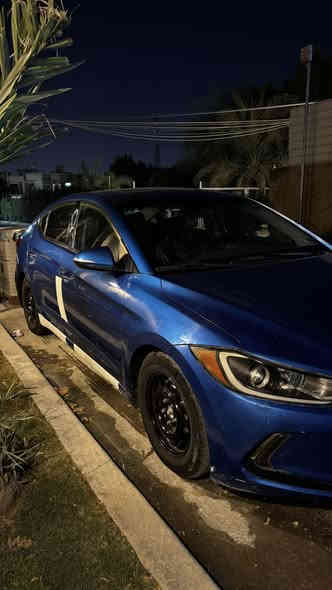 السلام عليكم النترا 2017 فول مواصفات للاخير فتحه بصمة كشنات جلد تدفئه كشنات رادارات نقطة عمياء لد خلفي سستم صوت مضخم بلادي  كاملة مواصفات  مكينة2000 دوش محرك كير كفالة صدر جديد باتري جديد منضومة الاحتراق جديده  بيها 5  قطع صبغ حادثها مثل ماموضح بيها فقط باب وحده مبدل والثانيه معمره وبيها رشات صبغ اثر شخوط  والسياره ليبل واحد عده الباب ماشية 72 الف ميل اخوان اكفل شواصي لغود الكشر فقط الصبغ السعر 119 بيها مجال مكاني بغداد 
***********
