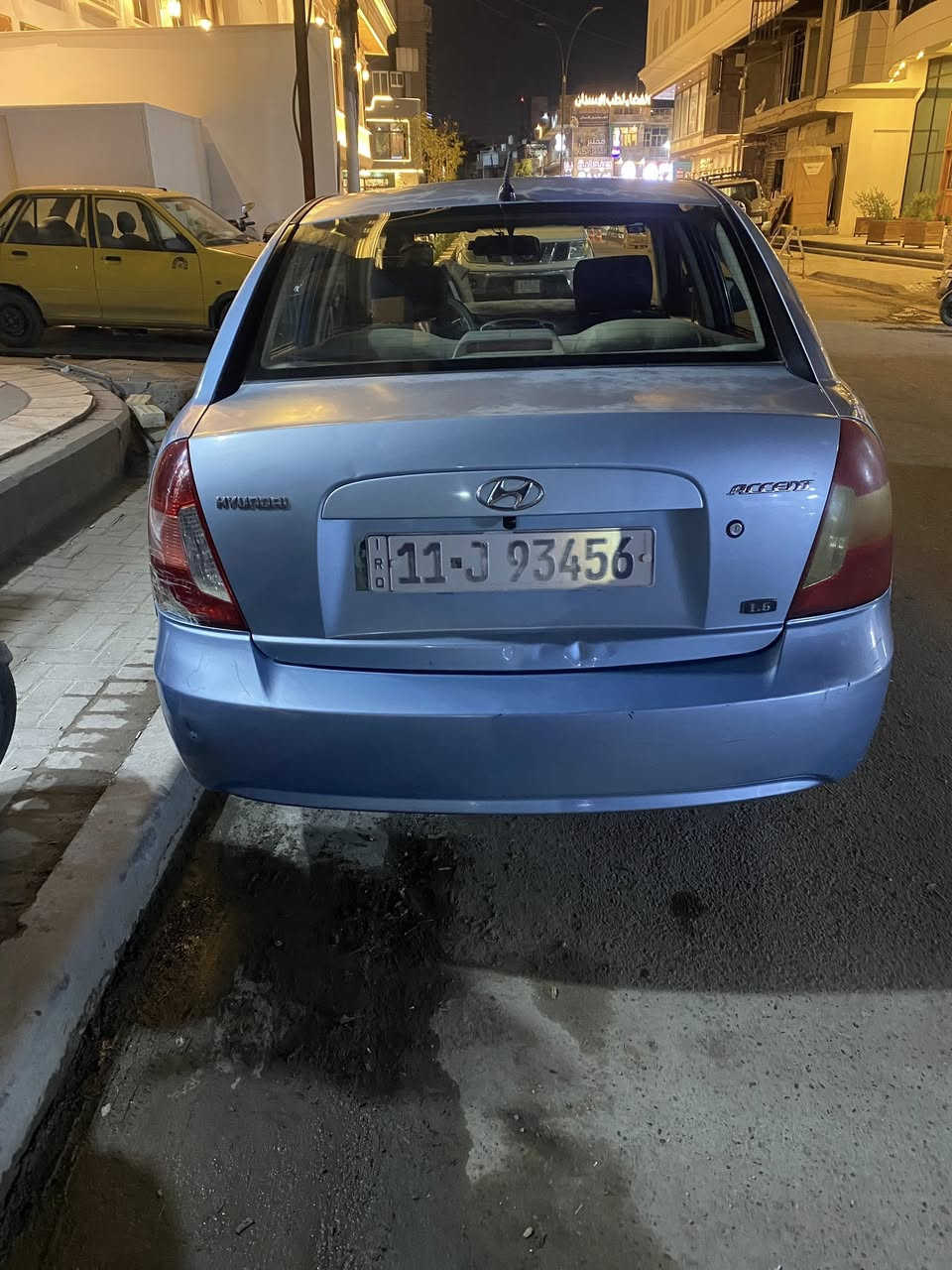 سلام عليكم اكسنت 2008 خليجي بلادية
مكينة ١٦٠٠ 
شاشة كاميرا خلفية 
رقم بغداد بأسمي هزة وسنوية ورقم جديد
بيها جراد بسيط بلقمارة وبنيد 
بدون ضربة
كير مكينة حدادية شواصي كهربائيات مكفولة
سعر ٨٥$ مجال بسيط حك الجية 
بغداد الكرادة
 للاستفسار اكثر
***********
