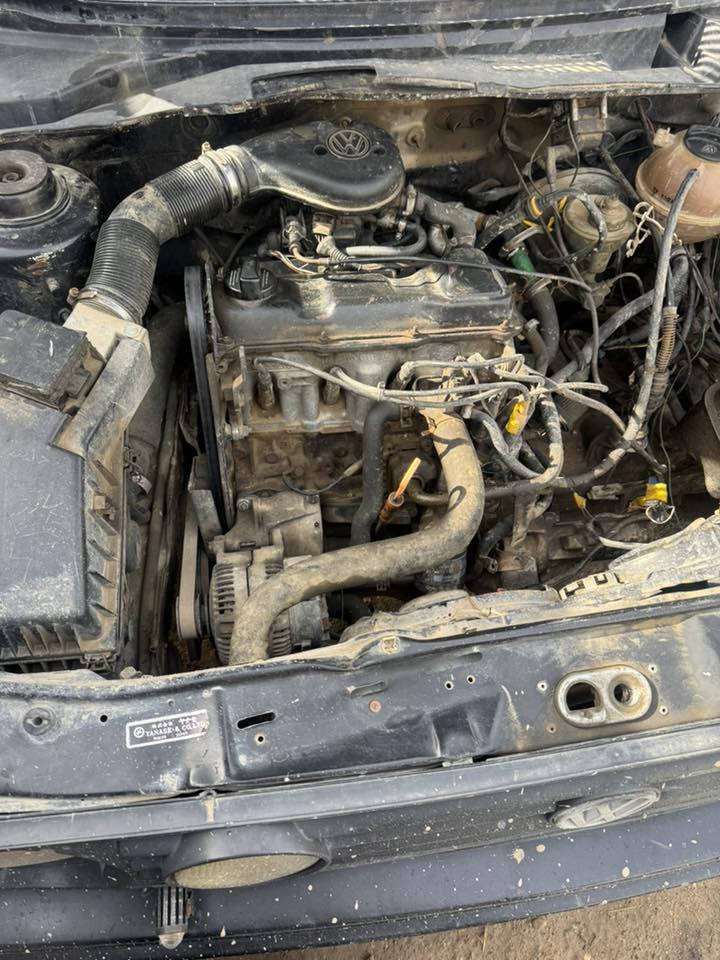 سلام عليكم كولف 90 مكينه وكير وحداديه وتخم تاير كله جديد ٥ كير مكينه بلاديه دوش نسه صرف بانزين ١٨٠٠ سنويه ٢٨ تحويل سعر ٢٨ وبه مجال واسط الصويرة ***********
