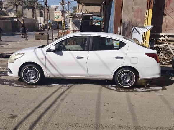 السلام وعليكم صني موديل 2019 بليته زركه رقم بغداد جديد مكينه وكير وتبريد كفاله بيها جاملغ سايق ربع صبغ السعر 108 للاتصال ***********
