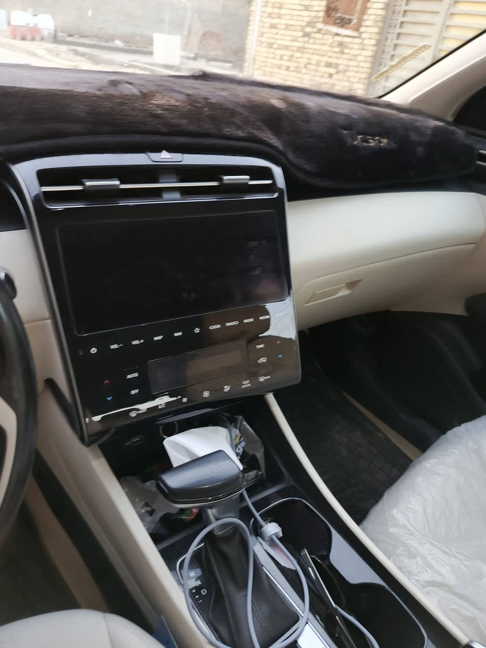 السلام عليكم توسان 2024خليجي ماشيه 58الف كيلو البيع او مراوس بسورنتور بيها بارد  بقبق جنطه فول موصفات قماره بنو رامه بيها سونار مرفق مع النشر السعر 2015وبيها مجال التصال ***********
