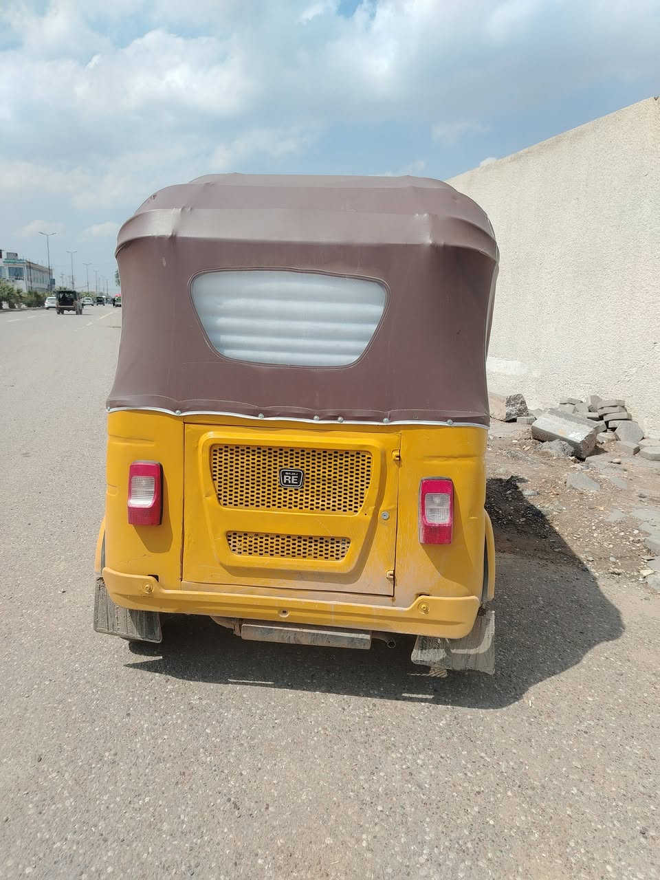 تكتك 2022رقم وسنويه للبيع
مكينه مكفوله لاتنقيص ولا تبخير
قطره خياس مابيهه
نضافتهه شوف لعين مصبوغه جماليه
سعر 7850 بيهه مجال للشراي يدلل
العنوان واسط الصويره 
***********
