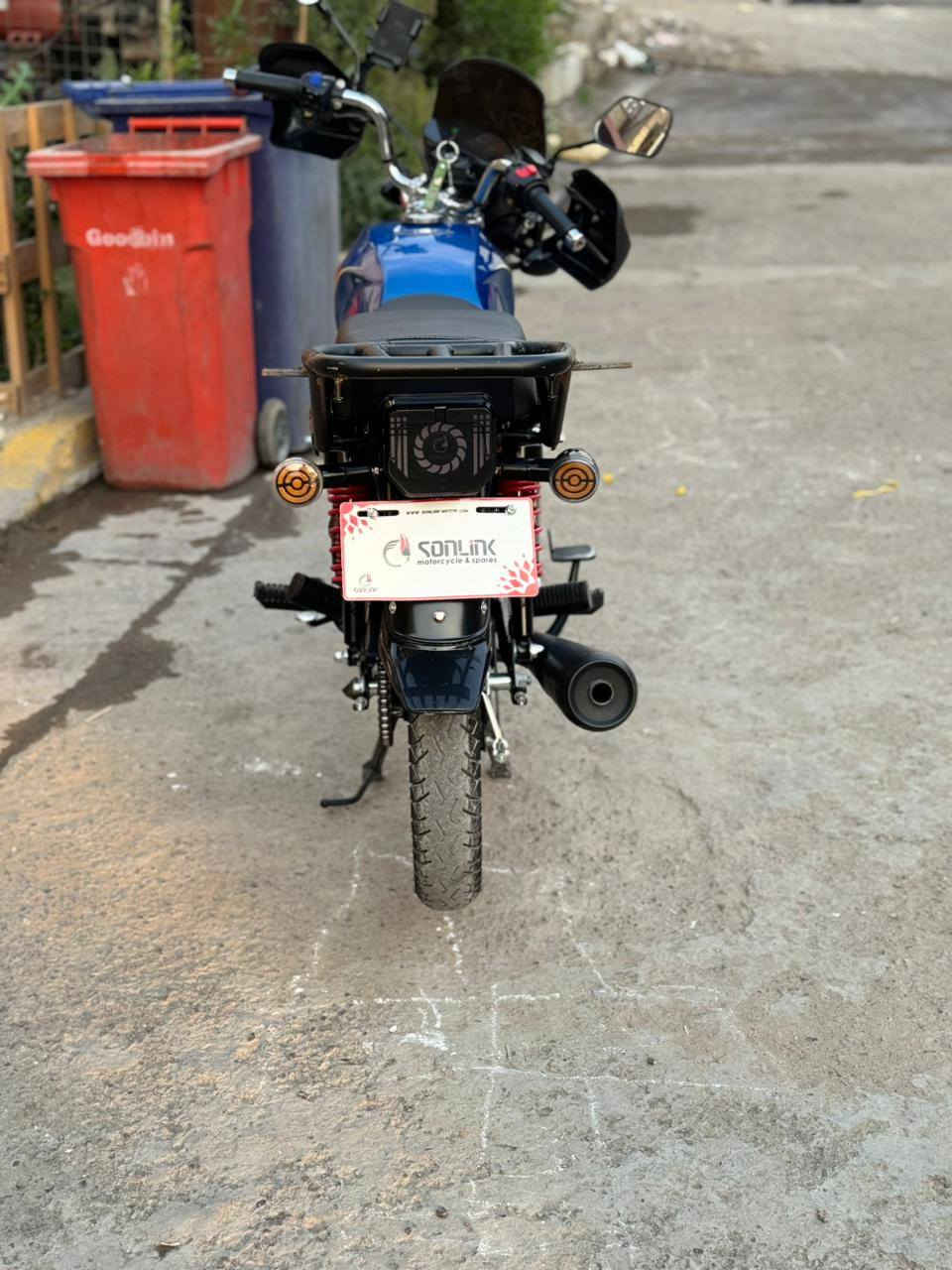 دراجه Sonlink Max1 cc200
مديل 2025
ماشيه 307ميل دراجه زيرو حاله الوكاله
ممتعوبه دهن امزويل اصلي ابدللها
تايرات جدد اشاير عالي ناصي ليت لد كهربائيات شغاله دشبول شغال 
دراجه كامله مكمله كبل للشارع مامدود عليها سبانه جيب فيتر وتعال افحص وجيك اوراق كامله 
عارضها /مليون وخمسين وبيها مجال حك الجيه
مكاني العبيدي رقمي /*********** بي واتساب واني خادم
