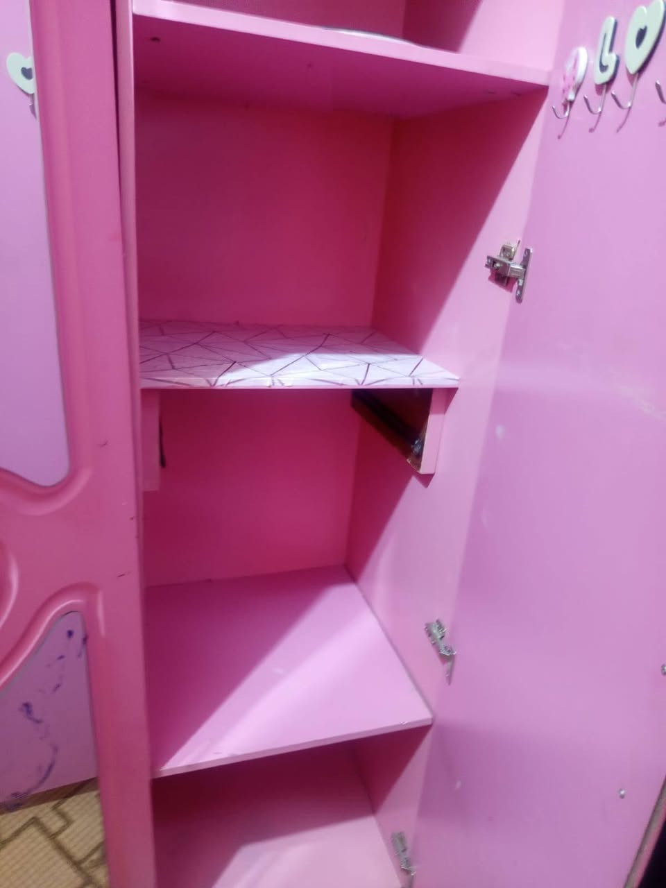 كانتور للبيع السعر 60 وبيها مجال مكان الديونية رقم الهاتف ***********
