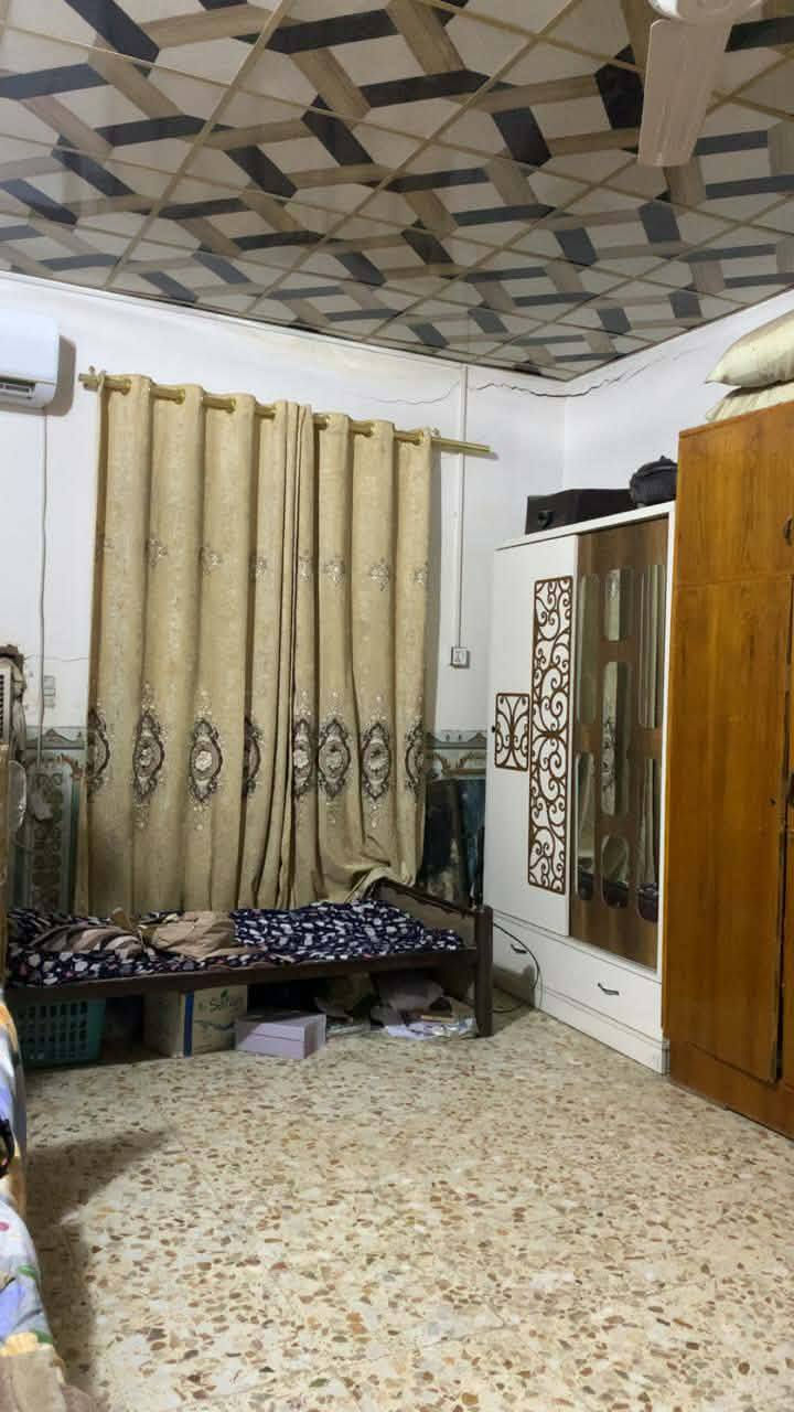 فرصة ذهبية للبيع – عقار استثماري وسكني 🔥
📍 الموقع: منطقة الثمن زراعي سند ٢٥ سهم باسمك 
📐 المساحة: ٣٤٠متر
🏗 البناء: طابوق 
العقار يتكون من:
✔️  طابقين
الطابق الأول: غرفة + استقبال + صالة+صحيات داخلية خارجية 
الطابق الثاني: غرفتين بناء فرمستون فقط 
✔️ ثلاث محلات تجارية على الشارع
✔️ موقع مميز قريب جداً من الولاية
✔️ منطقة حيوية وحركة ممتازة
العقار مناسب للسكن والاستثمار بنفس الوقت،
تگدر تسكن بالبيت وتستفاد من دخل المحلات 💰
السعر خاص 
📞 للاستفسار والتفاصيل أكثر، راسلنا عالخاص أو اتصل مباشرة.***********
