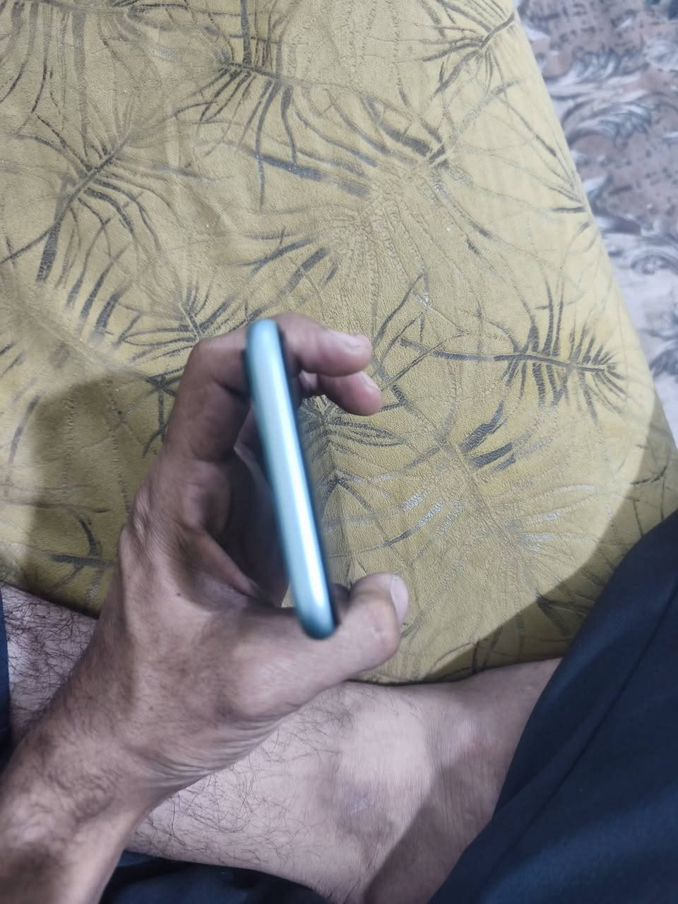 موبايل ايفون 11 عادي بطاريه حقيقة 72 بدون تبديل ولا معلايه ذاكرة 128 السعر 250 وبي مجال للاستفسار الاتصال على الرقم ***********
