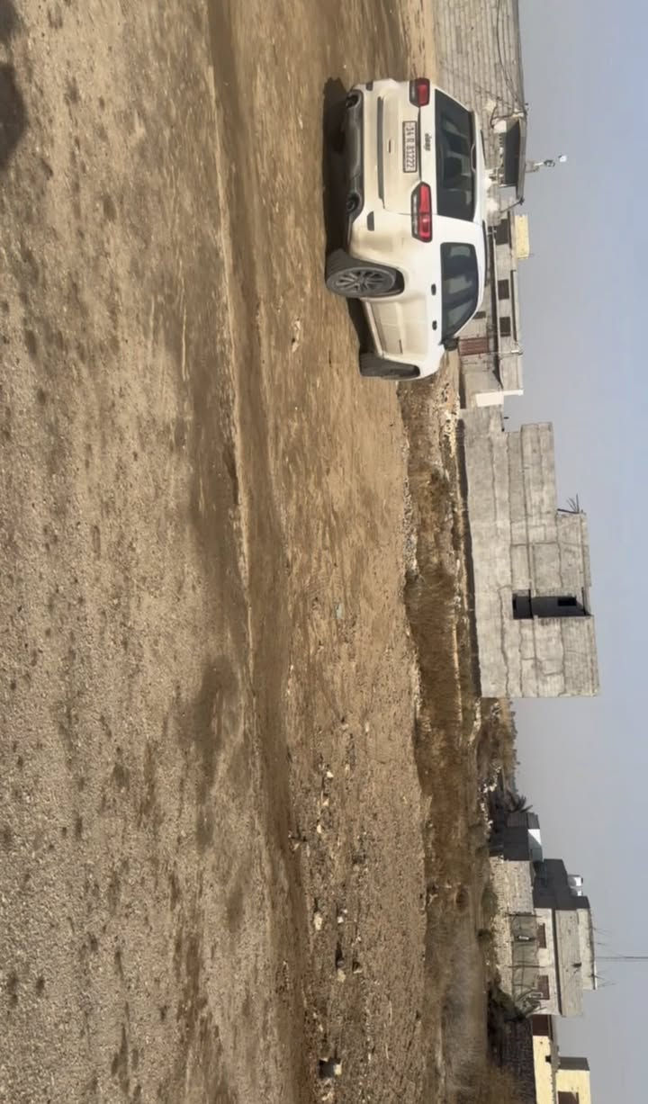 السلام عليكم قطعه مناسبه وموقع مميز قطعه في كربلاء عمود 200 في منطقه عون في جهه الزوار مساحته 500م الواجهه 18 والنزال 28 سند 25 زراعي  شارع تبليط خدمات كامله اللاسفسار 
***********
