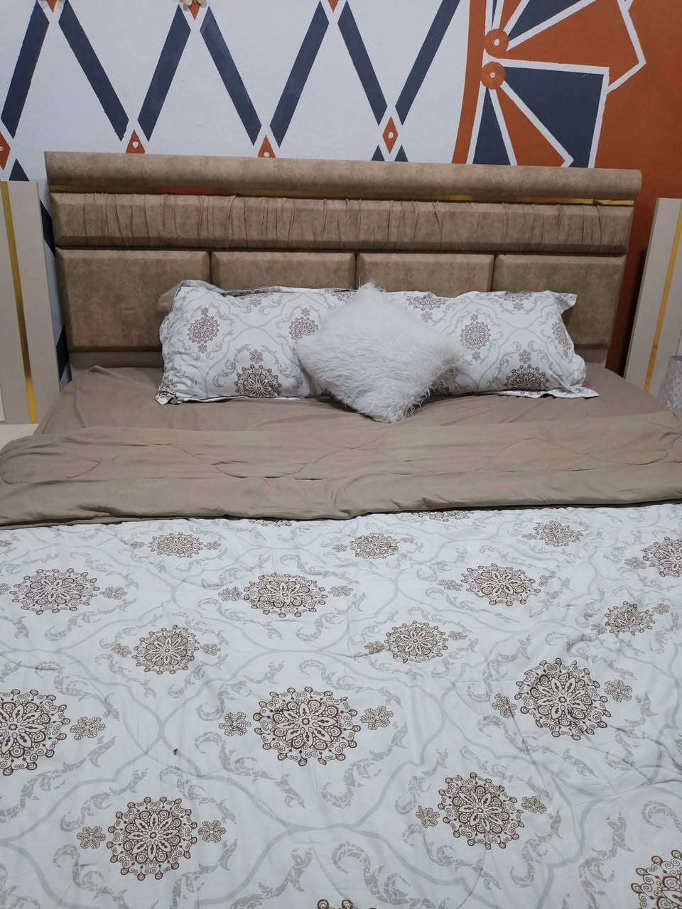 السلام عليكم الغرفه اريد ابيعها تركيه جديده كلشي ما بيها مستعمل سنتين فقط مع الدوشك معا جديد شرط ما نازل الاصلي علمود مكان معندي سعره 800الف بي مجال أن شاءالله


**إذا كنت صاحب هذا الإعلان وتريد حذفه لأي سبب، رجاءا أرسل رسالة إلى الدعم الفني**