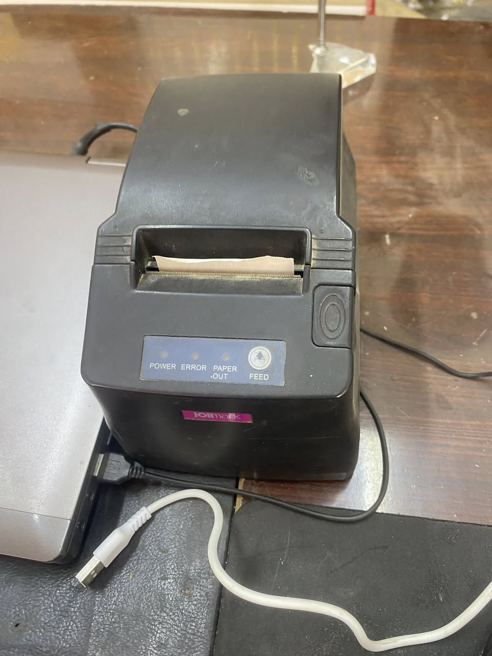 سلام عليكم حاسبه hp  وطابعه وصولات للبيع مكاني كربلاء الكراج الموحد
السعر 200 
***********
واتساب فقط
