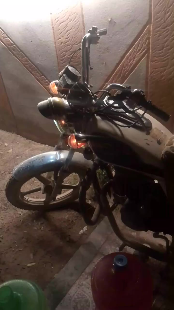 السلام عليكم دراجه للبيع خير من الله مناقصها كلشي نقصها فقط الاوراق واسويلك مكاتبه مكان بعقوبه الرحمه ب 300وبيها مجال للتواصل ***********
