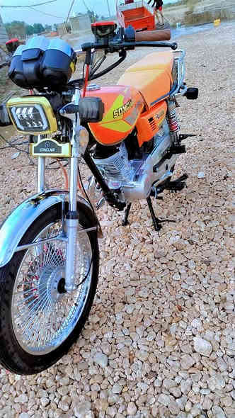 يا الله السلام عليكم دراجة البيع تايكر سونك الأصلي موديل ٢٥ مكفوله كفاله عامه أوراق كامله الدراجه جديده بعده زيرو شرط انضف من الصوره رجاا لحد يعلق من يمه ويكسر بيه سعره ٧٥٠ وبيه مجال الشراي يتصل *********** المو شراي لا يتصل
