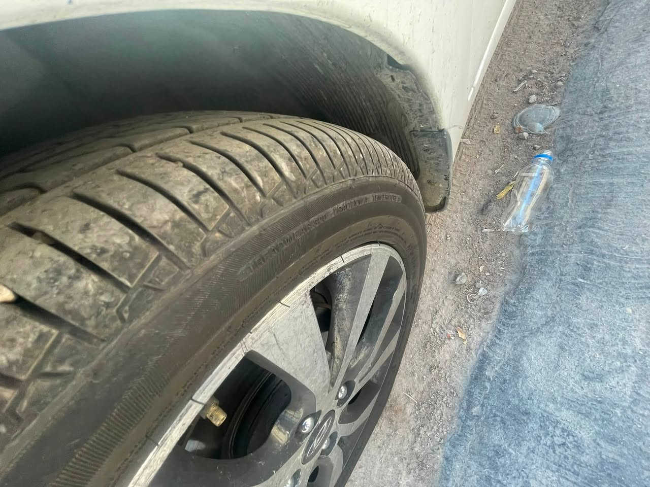 السلام عليكم
اكسنت ٢٠١٦ خليجي فول 

صدر امامي خلفي قبل يومين شديتهن

تخم تاير همين جدد قبل ٥ ايام 

ادامة كاملة تبريد منضومة جديدة شادهة 

رقم بغداد سنوية جديدة 

رقم انكليزي 

مكاني بغداد السيارة بيهة بنيد مبدل 

وصبغ جاملغ خلفي 

ماشية ١٣٣ ونص وقابل لزيادة
السعر ٩٥ 

***********
