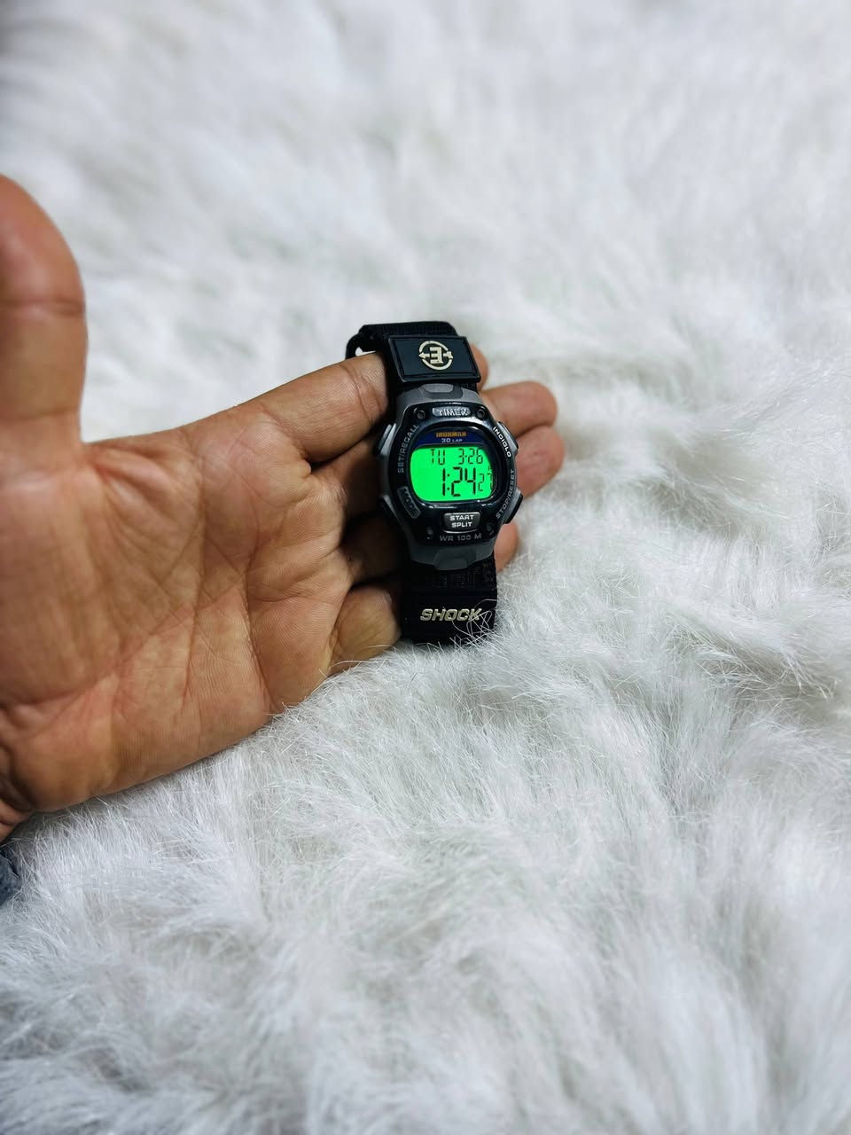 السلام عليكم
ساعه تايمكس باله امريكي اصلي نضافه تامه 
منفذ للتاريخ 
اليومي شهري 
اضاءه لد داخلي 
ظغط مي 100m 
لايت جرس منبه 
سعر الساعه 50 ألف 
يوجد توصيل


**إذا كنت صاحب هذا الإعلان وتريد حذفه لأي سبب، رجاءا أرسل رسالة إلى الدعم الفني**