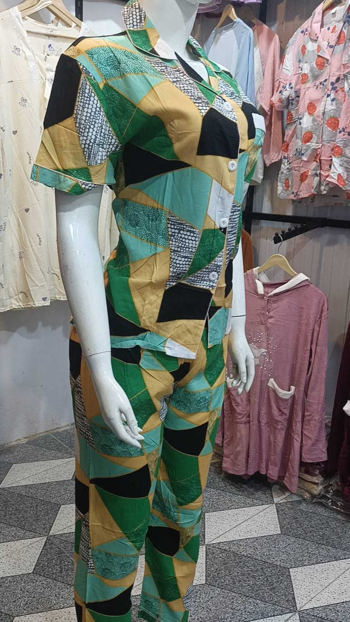 ‏بسم الله وعلى بركة الله 
‏اللهم صل على محمد وال محمد 
‏تراك كشمير موديل جديد 2026 
‏القياسات المتوفرة XL الى XXXL
‏عرض نهاية الموسم تنزيل السعر من 10 الف 
‏السعر الجديد 8 الف / قطعتين ب15 الف 
‏اذا طلبتو 5 قطع واكثر يكون التوصيل مجاني 
‏التوصيل 🚛🚛 بغداد وكل المحافضات 5الف 
‏العنوان / بغداد سوق المعالف / مجمع سمير گنو  ازياء جمانة


**إذا كنت صاحب هذا الإعلان وتريد حذفه لأي سبب، رجاءا أرسل رسالة إلى الدعم الفني**