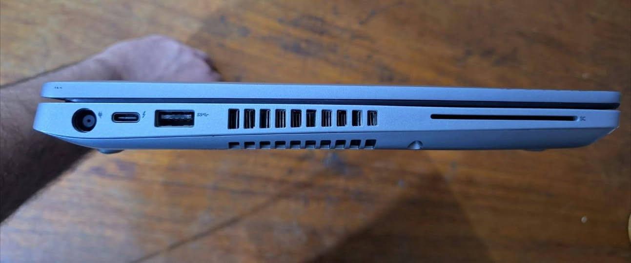 مساء الخير
لابتوب Dell Latitude 5411 للبيع
المعالج: Intel Core i5-10400H (جيل عاشر قوي)
الرام: 16GB
الشاشة: 14 إنج Full HD
كرت الشاشة: Intel UHD
التخزين: (SSD)
🔥 جهاز قوي جدًا وسريع، مناسب للدراسة، العمل، والتداول
الحالة: الجهاز نظافة 99% إلى 100%
🔋 البطارية نظيفة جدًا وتعمل بكفاءة
📍 الموقع: (بغداد٫زيونة)
الجهاز شغال 100% بدون أي مشاكل وجاهز للاستخدام مباشرة
📩 للتواصل خاص او وتساب ***********
