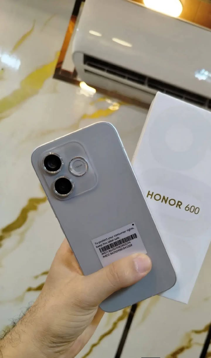 📱 للبيع HONOR 600 .5G  Lite

✅ الجهاز مستخدم بحالة ممتازة.
📦 جميع أغراضه الأصلية موجودة ولم تُفتح.

🔹 المواصفات:
• شاشة AMOLED بحجم 6.6 إنج بدقة +1.5K وتردد 120Hz.
• معالج MediaTek Dimensity 7100 Elite.
• كاميرا خلفية 108MP + 5MP.
• كاميرا أمامية 16MP.
• بطارية 6520mAh تدوم لفترة طويلة.
• شحن سريع 45W.
• بصمة مدمجة داخل الشاشة.
• نظام Android 16 مع MagicOS 10.
• يدعم NFC 

📍 الموقع: بغداد
📞 رقم التواصل: ***********
