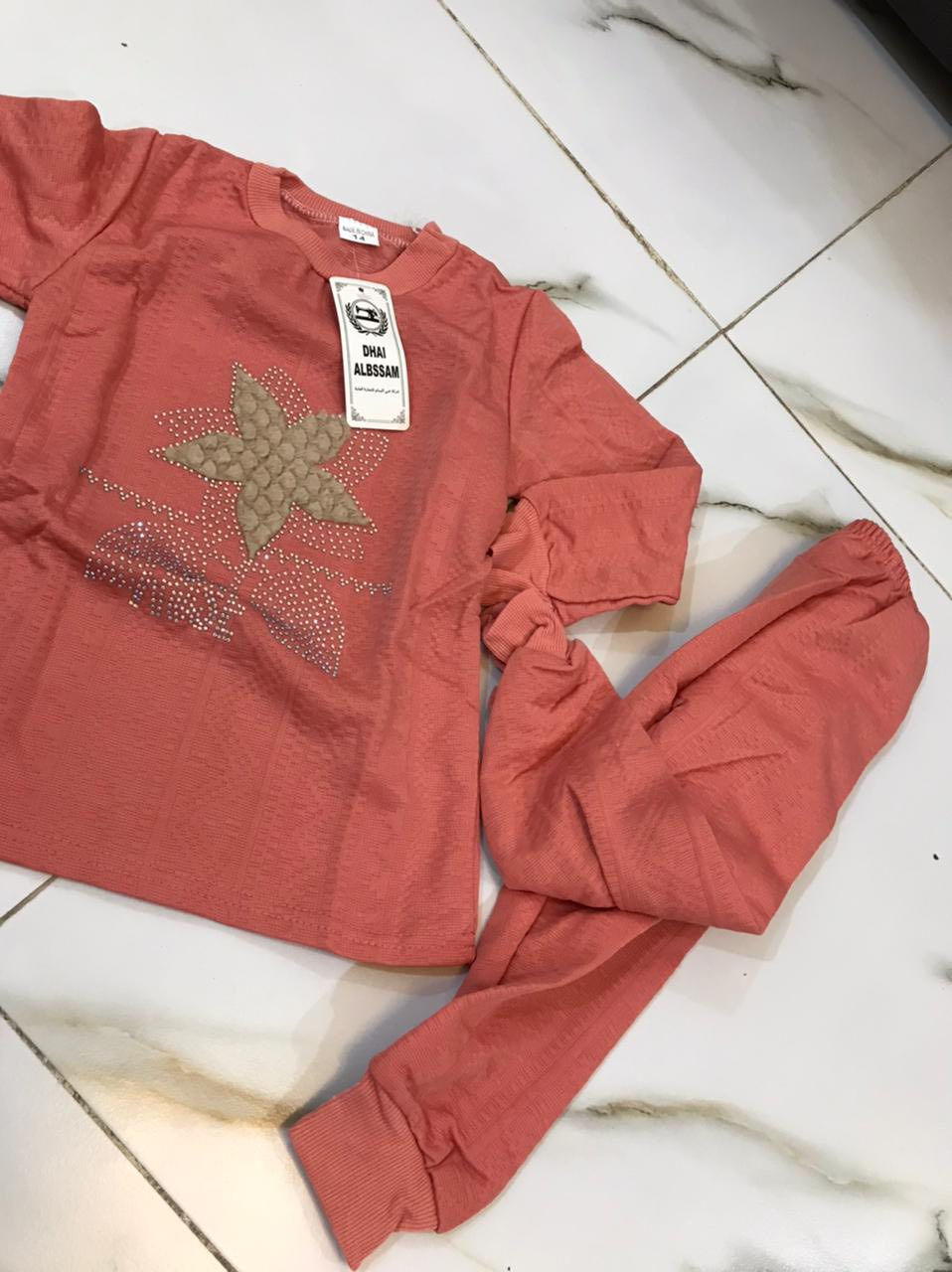 السلام عليكم ملابس اطفال اقل من سعر الجمله ٥٦ قطعه من عمر ٤ أشهر إلى  ٨ او ٩ اشهر يلبس بناتي ولادي

٣٢ قطعه اتراك ولادي ايابس من سنه إلى سنتين ونص
***********
