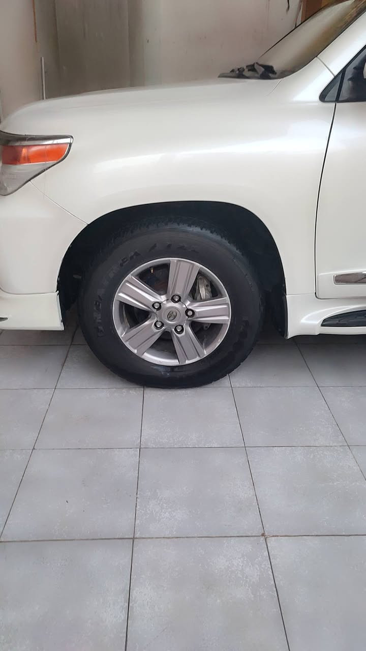 فول مواصفات 

محرك 8v 4600

فتحه سلايد روف

تشغيل عند بعد 

بصمه أبواب

 مري شفط 

ترحيب  

مقاعد كهرباء 

7 راكب داخل جديد جدا 

فور ويل 

طفايه حريق

3 قطع تبريد  سياره مناقصه كلشي جيده جدا 

تخم تاير باتري جديد 

سياره جديده على وضع الشركه ماشيه 176

السياره بالديوانية للاستفسار 

***********
