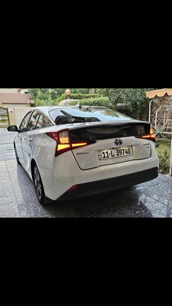 تويوتا بريوس  2022 XLe نايت شيد. فول من كلشي عدا الفتحة. اللون أبيض لؤلوي  السيارة بدون ايرباك بدون لغد بدون تبديل   بصمة كشن كهرباء كشن جلد حساسات كل الجهات كاميرة رادار توقف تلقائي. كثير امور السيارة هايبرد بانزين محرك 1800 رقم بغداد بأسمنا ماشية 37 الف مايل سعر 143 ورقة بغداد زيونة *********** د. براء الموسوي
