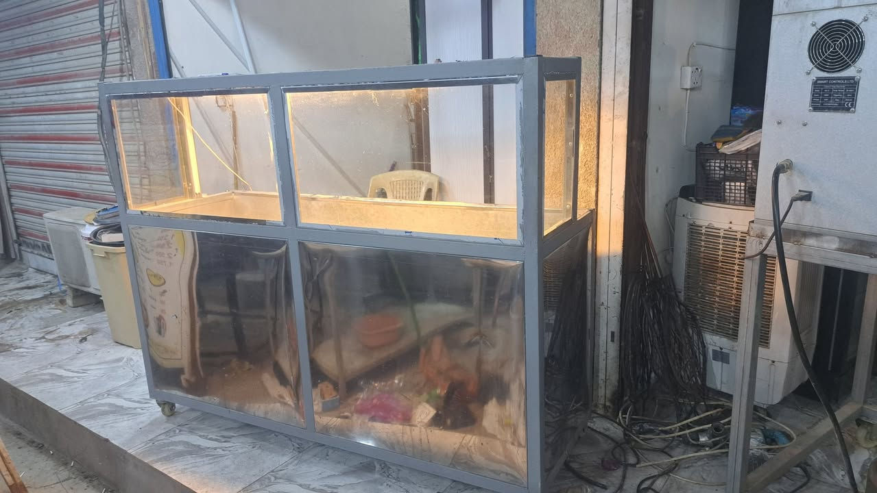 ٥ خانات  سعرها عل رقم هاتف ***********
