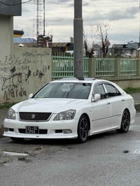 كراون V6 • ٢٠٠٥ • فتحة سقف