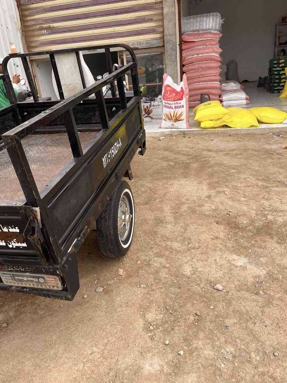 سلام عليكم ستوتة للبيع تونة معمرينهة كلهة 26وشاصي 16بس بقي شاصي عوزة صبغة اوراق ستوتة شفت عينك كلة جديد بس شاصي عوزة صبغة للتولصل هاذة رقم ***********
