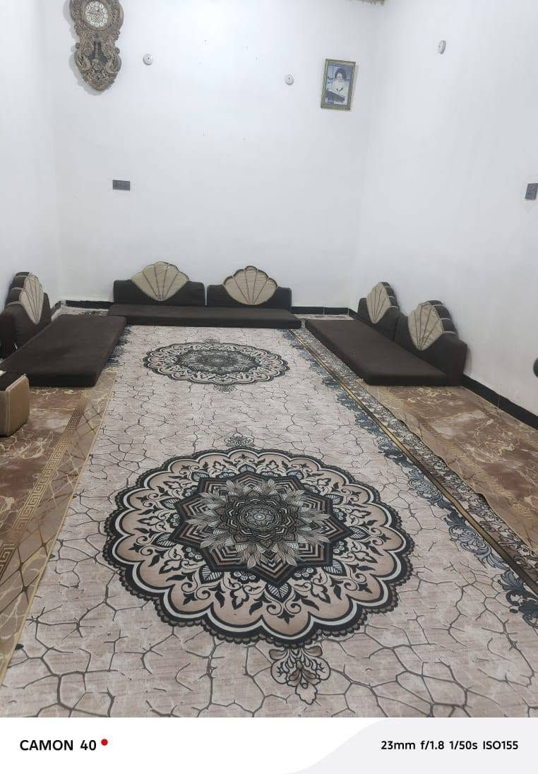 السلام عليكم 
العدة بيت مجمع النخيل  مراوس  بهاذ البيت مساحه100 متر شغل جناي  ابصف الركن 53680  موقع شارع قنبر مقابيل مول الحكاية  رقم ***********
