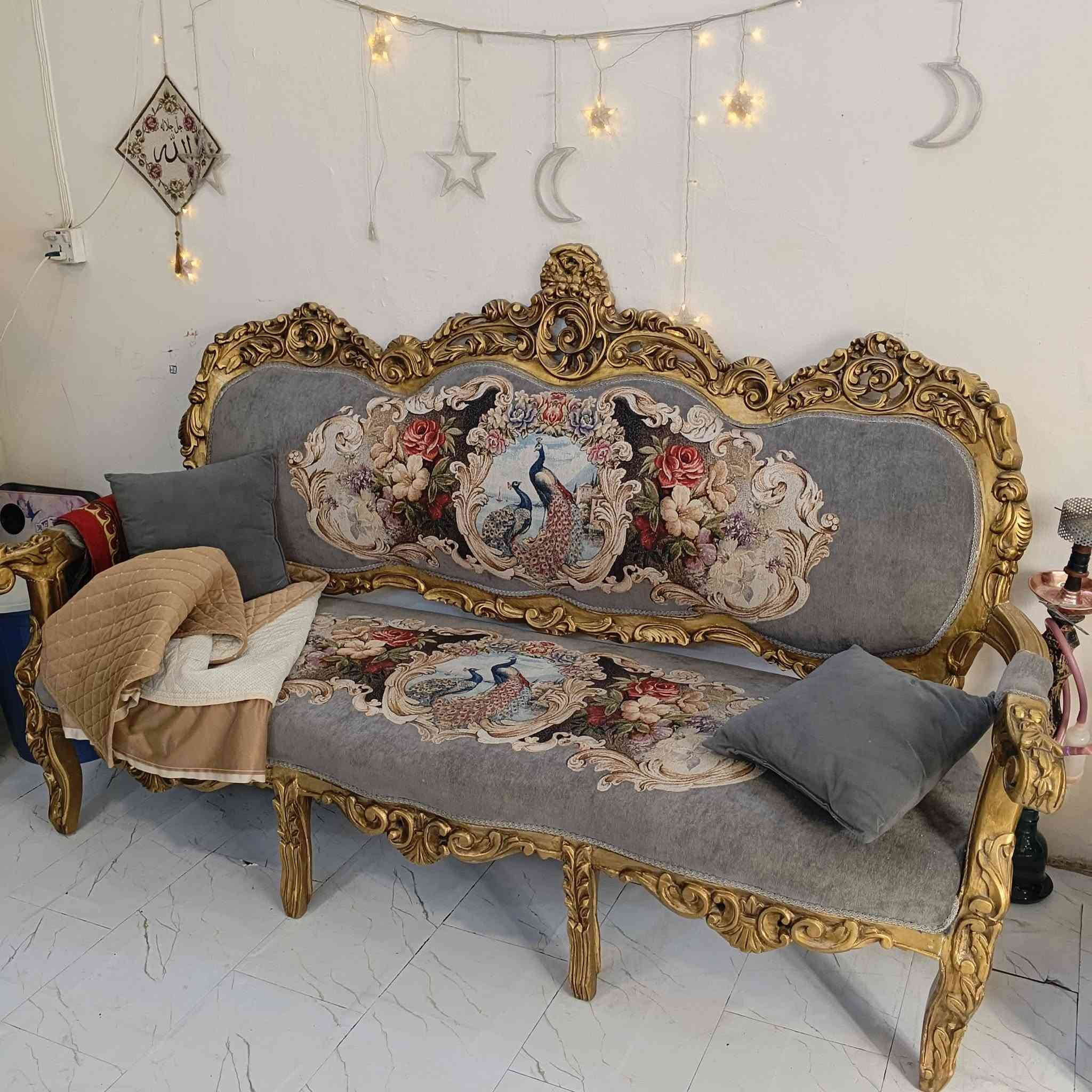 بيع غراض للاستفسار الاتصال بالرقم ***********
