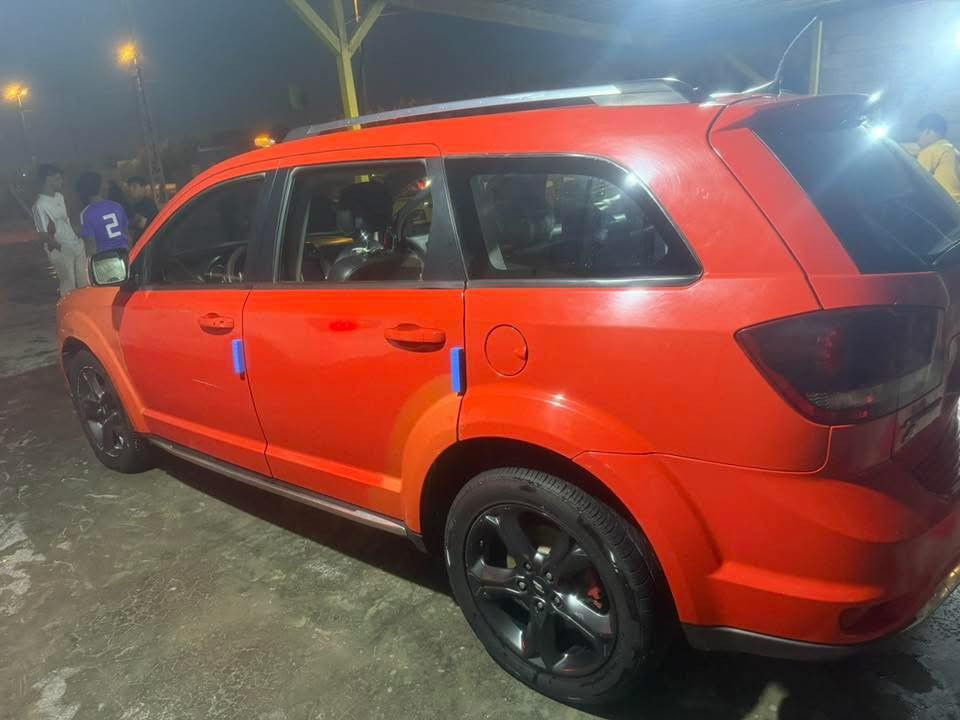 🚗 للبيع – Dodge Journey Crossroad 2019
🔹 محرك 3.6L V6 مطابق للسنوية
🔹 رقم بغداد باسمي، مداور ثاني يوم
🔹 ماشية 108,000 ميل (حقيقي)
🔹 7 راكب، 3 قطع تبريد
🔹 حادث بسيط جداً (الجاملغ + هلال الباب الخلفي جهة السايق – موضح بالصور)
🔹 الإيرباك سليم
🔹 توني مرتب حدادية الصدر
🔹 كير جديد
🔹 راديتر جديد
🔹 مدخلها حمام شامل
🔹 السعر: 152$ (قابل للتفاوض)
🔹 الموقع: الديوانية
🔹 الهاتف: ***********
