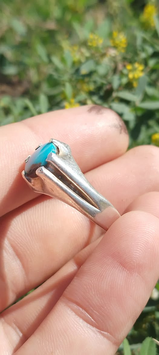 السلام عليــكم
لبيع ب( 45 الف) بدون عمله رجاءً 
قياس يلبس  ( 16_17_18_19_20 )
محبس فيروزي نيشابوري لبه قديمه  جداً جميلة
بدون إحراج توصيل ماكو  ( بدون حجز رجاء اخوي )
مكاني  بغداد مدينه الصدر


**إذا كنت صاحب هذا الإعلان وتريد حذفه لأي سبب، رجاءا أرسل رسالة إلى الدعم الفني**