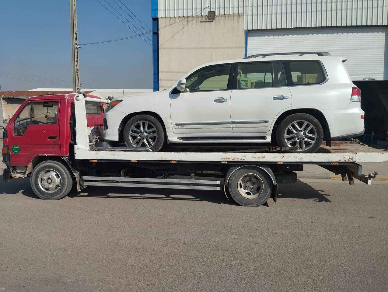 السلام وعليكم سطحه نغاذ تيوته مديل ٩٢رقم ديالى نكليزي بسمي جاهزه من كلشي كهربايات باتريات جدد تايرات برجستون سعر تصل وتدلل ***********
