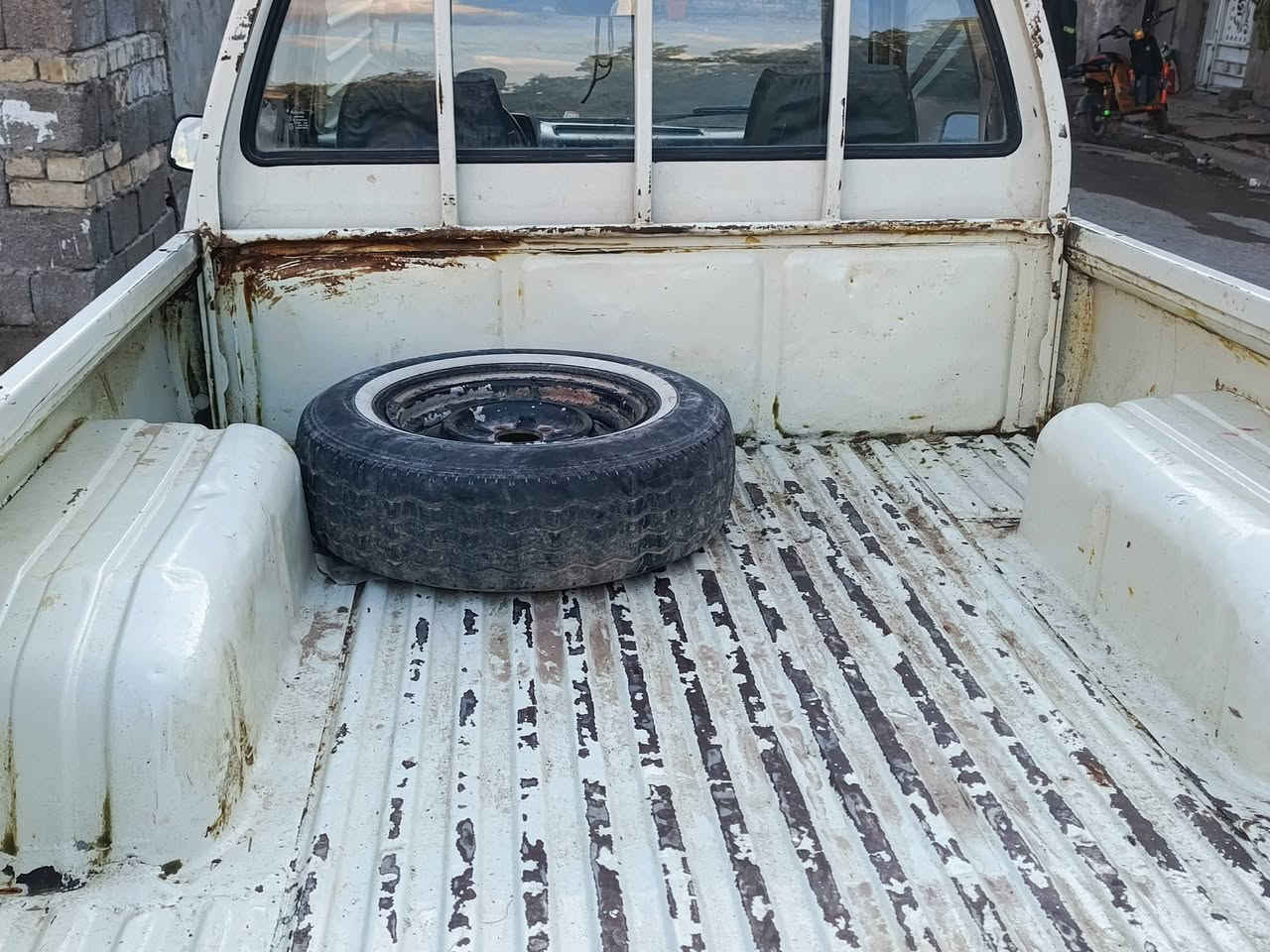 السلام عليكم من رخصه مدير الاكروب
سياره بيكم موديل ٨٨ سياره ابلادي جارده وصبغ للجماليه تعهد بگير ومحرك اكسل كهربائيات جديده جاهزه للعمل العنوان بغداد مدينه الصدر رقم الهاتف ***********
