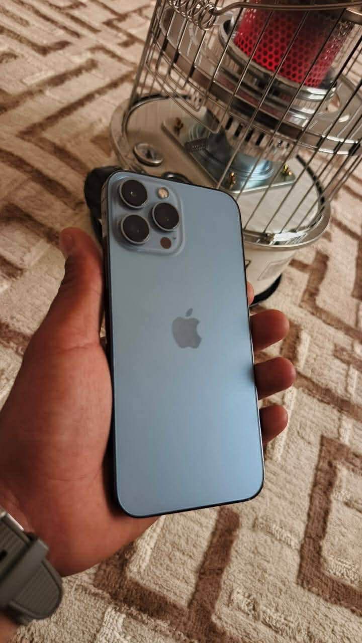 بيع ايفون ١٣ برو ماكس  ذاكره ١٢٨ بطاريه ٩٤  مرفوعه تك سيم ويدعم شريحة الكترونيه جهاز كله نورمال وضع شركه   الجهاز شاشه مالته بيها خطوط يضهرن بس ع الشاشه السوده ع غير الوان ما تضهر يختفن 
سعر400 وبي مجال ***********

