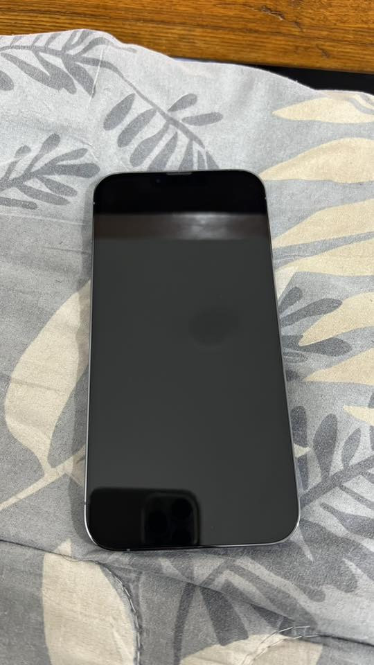 ١٣ برو ماكس ٥١٢ بطاريه ٨٥ بلادي وتر ويه كرتونه فقط نضافه ١٠٠ السعر ٧٥٠ العنوان نجف حي الجمعيه شارع عشرين ***********
