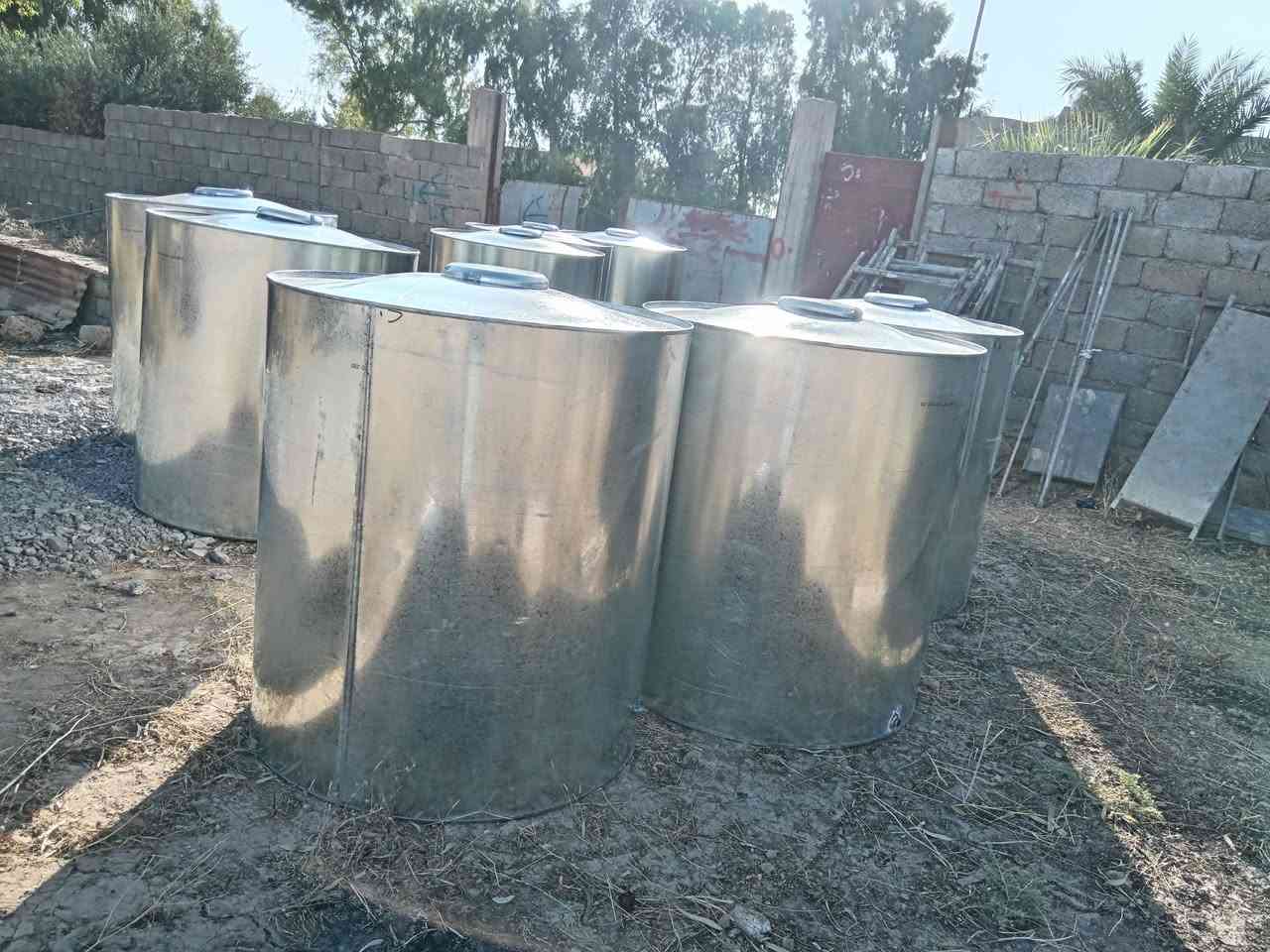 بسم الله وعلى بركة الله
يتوفر خزانات الحجم الكبير الاسم 1400لتر الحقيقه 1300لتر 
التفاصيل المتوفره حالياً 
بليت مغلون ALSFAR 
العنوان ناحية الشوره_قرب سكه حديد مفرق قريه المجمان 
متوفر توصيل داخل الشوره وخارجها لباب بيتك
***********
