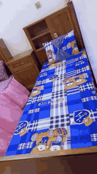 غرف نوم مع جرابي عدد 4 مع ميز تواليت خشب صاج عراقي العنوان بغداد حي أور قرب سنتر حي اور رقم الهاتف *********** أبو مريم
