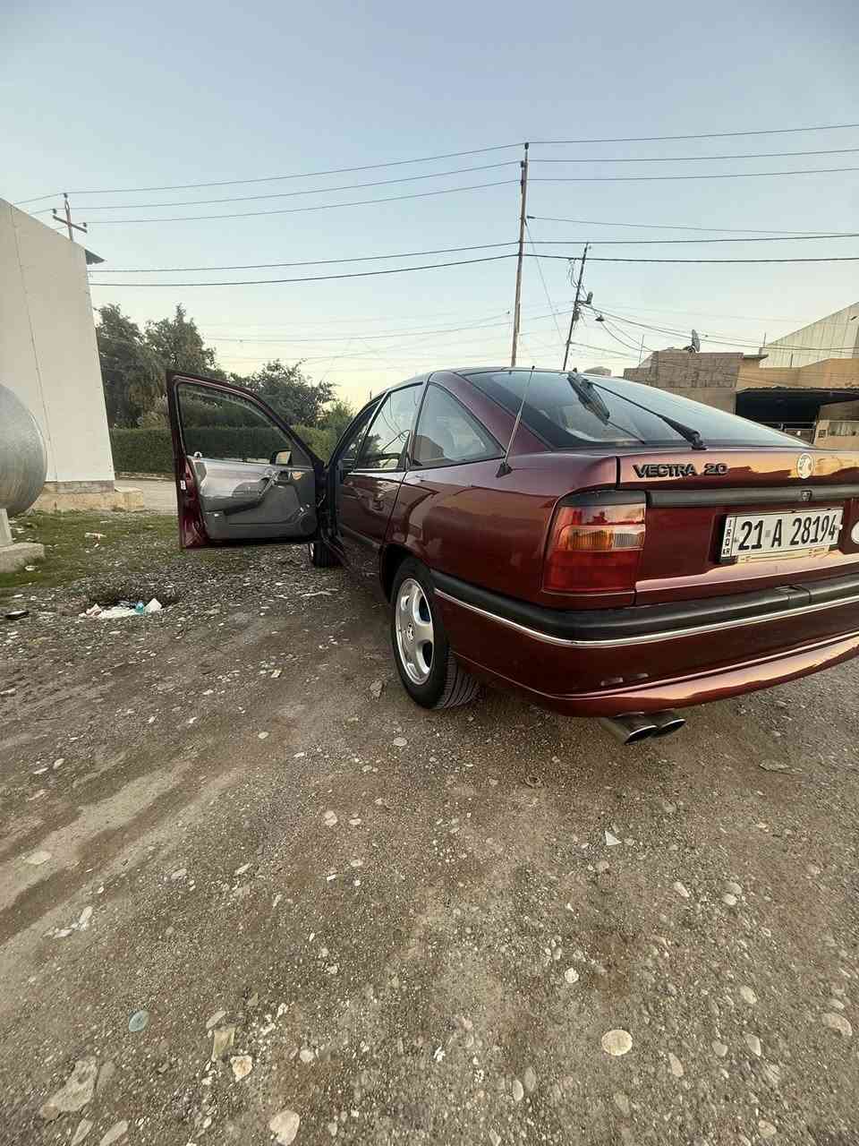 كركوك
فكترا موديل 1995 فول اوتماتيك فقط كير عادي 

محرك  20 ارفلو كبس 

شرط كير محرك 

تبريد 🤓

اربع جوم كهرباء 

مراة كهرباء 
Abs.   بلاد 

رقم شمالي سنويه جديد 
مكاني كركوك 
*********** بيها واتس اب
