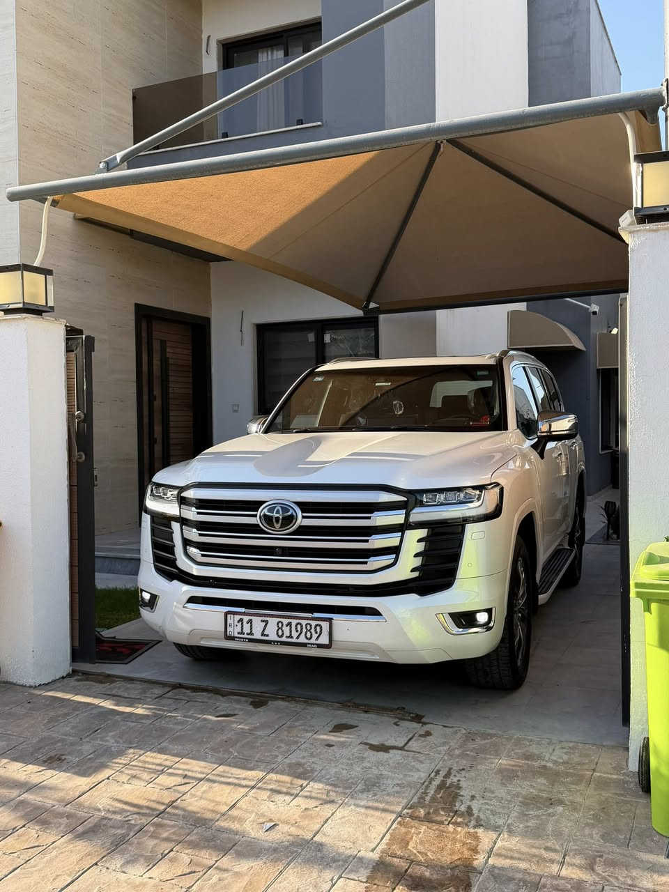 السلام عليكم لاندكروز vxr 2023 بريم توين توربو ماشية ١٨ الف كيلو السيارة عليها تغليف ppf برهم العبادي السيارة بعدها بحالة الزيرو ومكفولة من كل النواحي مكان ديالى بعقوبة الرقم ***********
