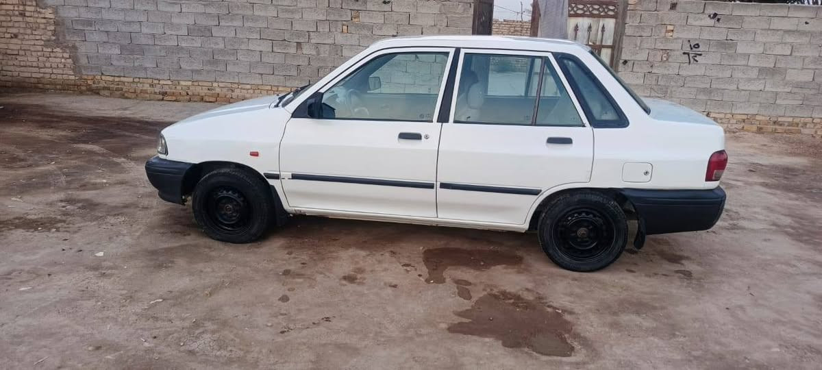 سلام عليكم سايبه بيض موديل ٢٠١٤مكفول من الضربه قويه بيه شويه صبغ بلا جاملغ خلفي وباقي كفالة مكينه كير تبريد جاهزة سياره السعر اب٣٦ورقه الاتصال ***********
