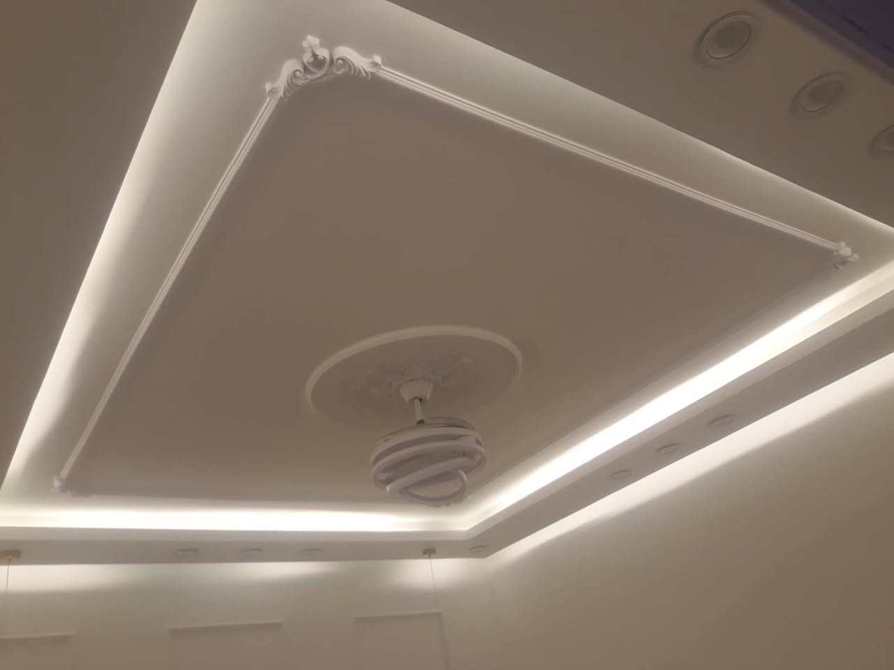 سلام عليكم ورحمة الله وبركاته
 بعض من أعمالنا الجديدة في ام قصـر 
نعمـل كافة الديكورات الداخليـة جبس بورد وگل ما يخـص الديگـور والاصبـاغ 
بكادر متميـز وبأسعار مناسبه جـدا للأستفسـار مراسله الصفحه او الاتصـال على الرقـم الخـاص بنـاا وتشرفونه ***********
