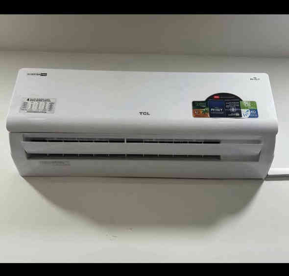 سبلت TCL حجم (واحد طن )انفيرتر تحكم امبير يشتغل علسحب تحكم على3 مراحل 
بلادي على وضع الشركه بدون اي تصليح 
ملحقاته كامله بوراي  ريمونت قاعده وايرات غازه مقفول اصلي  شركه 
سعره  375  شامل التنصيب والنقل
 داخل بغداد فقط 
مكاني بغداد قريب الشعب بوب الشام     للاتصال *********** او وتساب 
موجود توصيل بكروه داخل بغداد فقط
