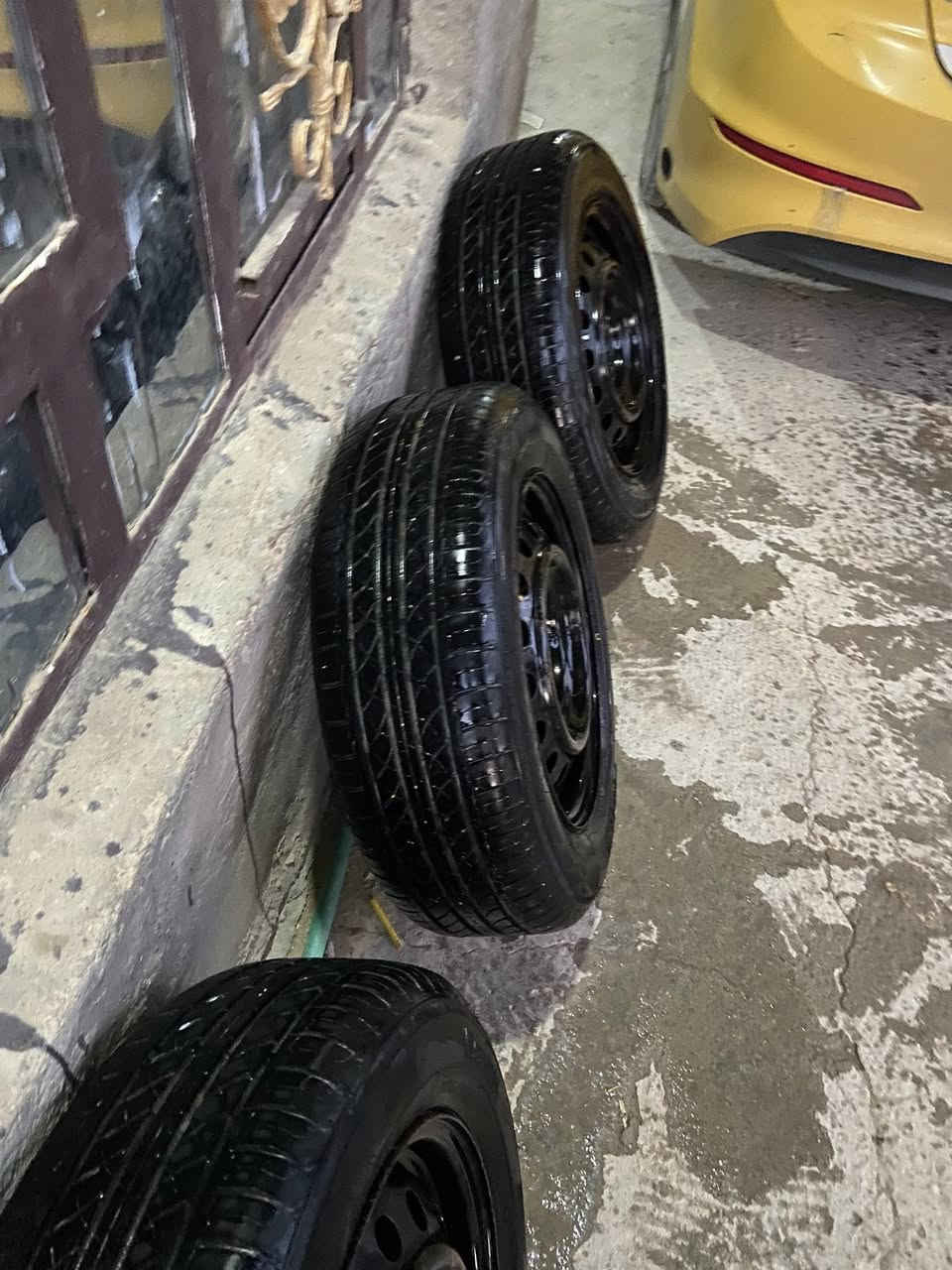 تخم تاير  ١٥ يرهم النترا فورتي
شادهن قبل ١٠ جدد وويل اصلي بلنص مسويلهن  

للبيع او مراوس بويل كب اي موديل النترا 

***********
