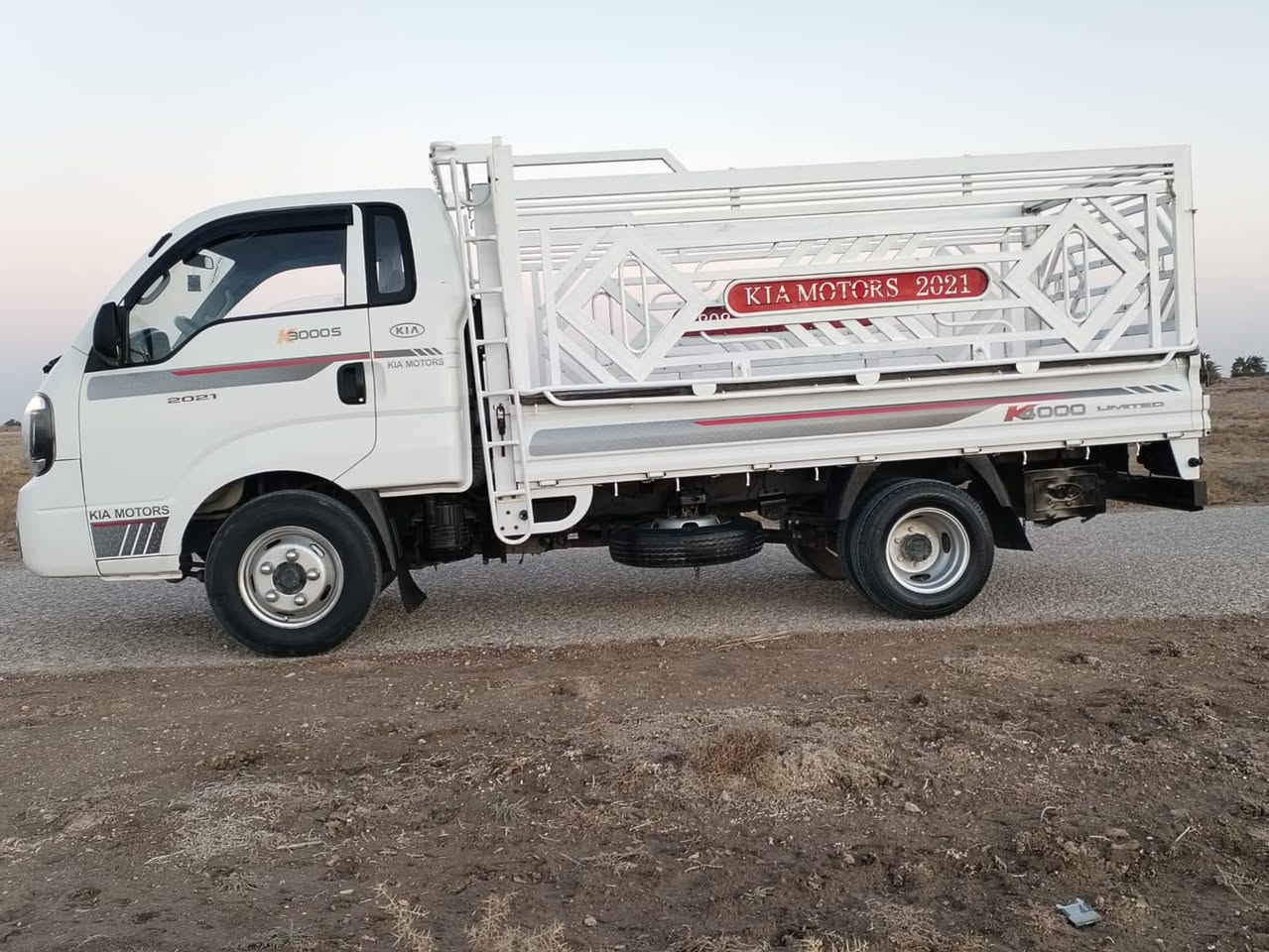 السلام عليكم شباب سياره كيا فحل  للبيع فول موصفات شكل جديد مديل 2021
لسعر 157
رقم  بصره سنويه  مجدده 2027  مشروع وطني تحويل مباشر سياره شرط بيع علئ فحص نضافه 100بل 100
تبريد ثلج ا سياره بكيت كروتك عليه ذا جيت والكيت مو نفس الحجي وني خادم تصل وشلع عيوني بل عافيه علئ الياخذها
 ستخدام شخصي بل عافيه علئ الياخذها مجهزه من كلشي 
  وجاهزه شرط سياره زيرو لا رصعه ولا شخط البم علئ شريكه وسدر علئ شريكه  الف ما ذب عليها  كفاله عامه لاضربه لا صبغ لا خياس مكينه لاتنقيص ولا تبخير حداديه اكسن تخم تايرات بكيت سياره الف ما ذب عليها  سياره مال جناي مكاني  ناصرية رقمي
***********
