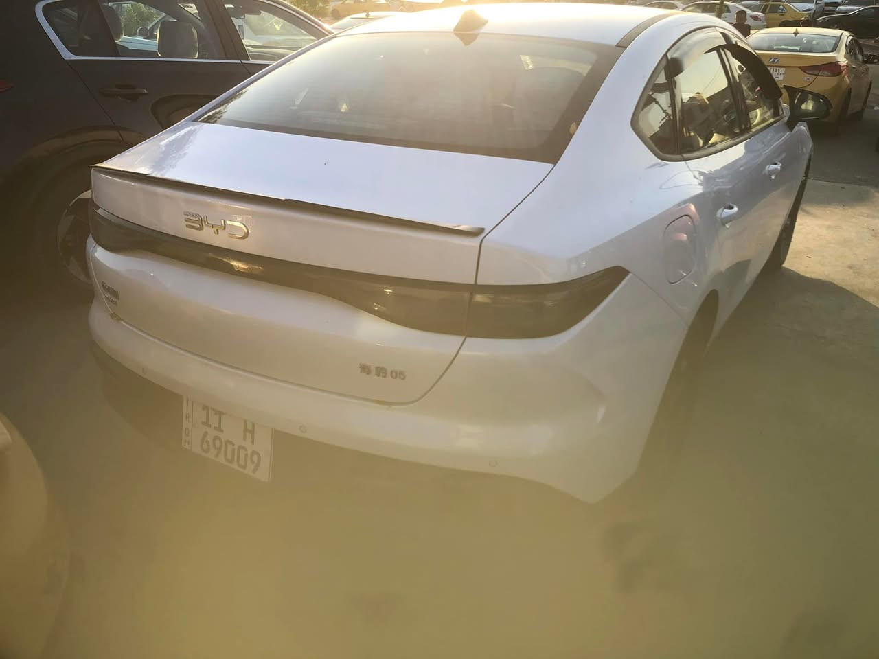 BYD seal5
2025
بأسمي 
ماشي 15 الف الكلي 
مكاني بغداد البلديات
السعر 17500
للاستفسار ***********
