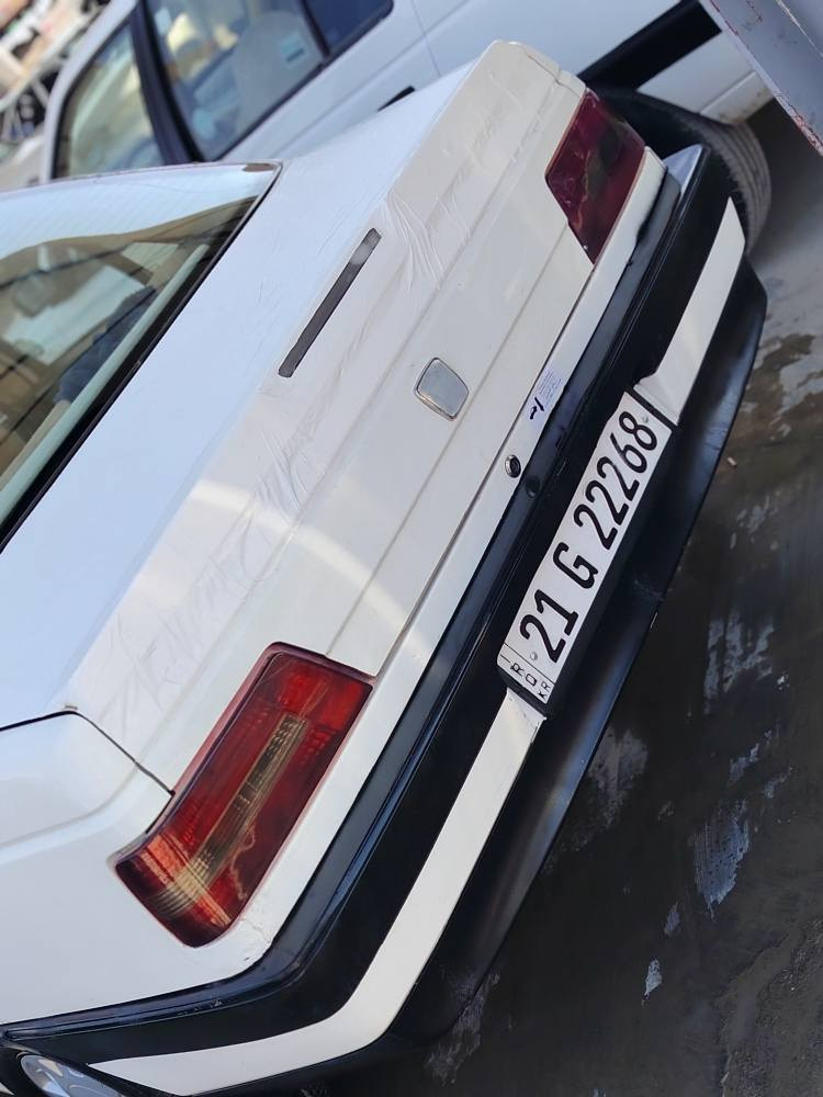 بيجو ٤٠٥
***********
***********
موديل ٢٠١٣
سه نه وي تازه 
به شه رتي گيرو مه كينه و ته قه و ره قه 
چوار تايه ي تازه 
بيده عمو ليدراوي 
39 گه لاو معامه له السليمانية, العراق
