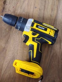 بدون بطارية • الكترونيات