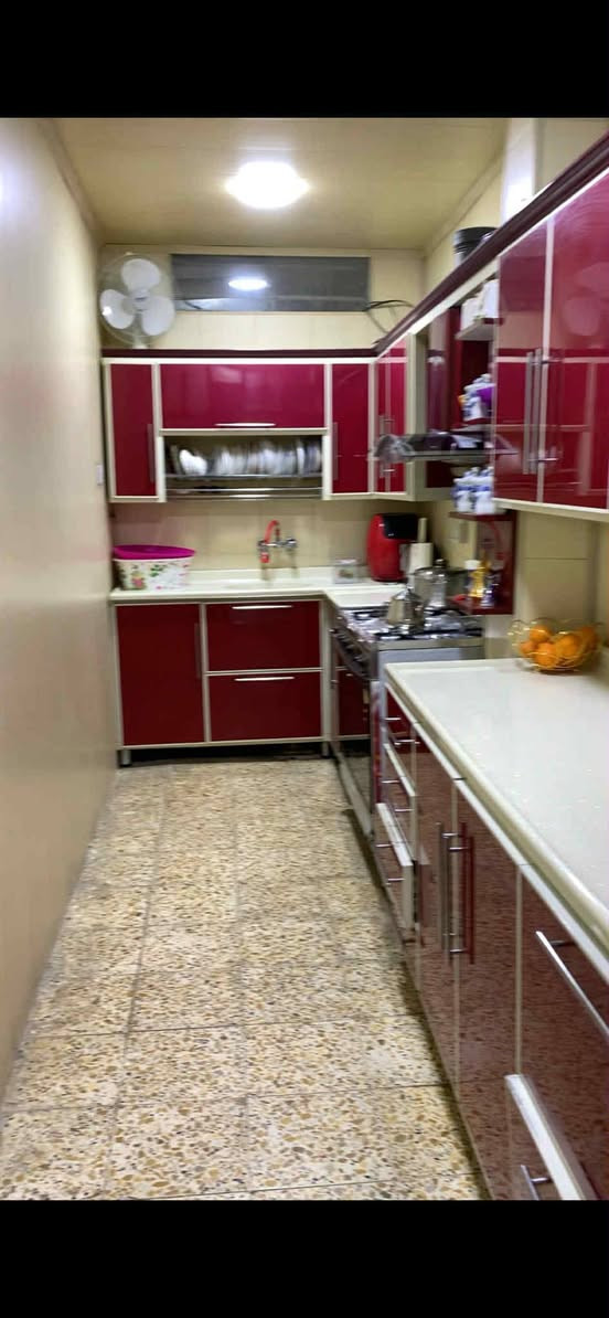 اللهم صلي على محمد وآل محمد 

يعلن مكتب عقارات البياتي 

عن دار للبيع طابقين نضيف جدا موقع مميز 

المساحه 200م طابو زراعي سند 25

الموقع لبكرلي الاولى قرب مدرسه البحتري 

يحتوي علئ غرفه نوم عدد4  وكلدور واستقبال ومطبخ ومجمعات صحيه 

السعر  230 وقابل للتفاوض
للاستفسار مراجعة مكتب عقارات البياتي في موقف دانه مقابل أبو توحه أو لاتصال ***********
