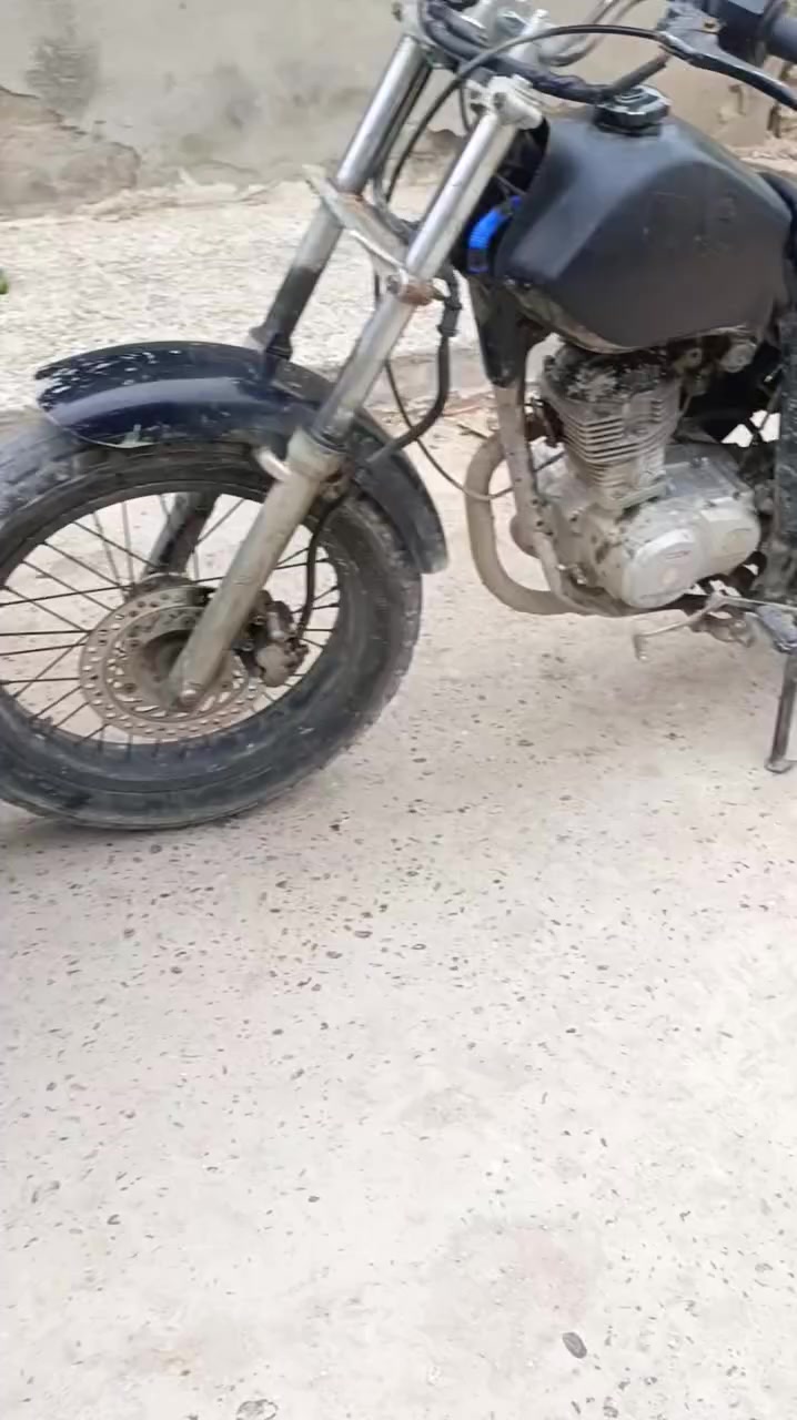 السلام عليكم دراجه قفاز كلاسيكي محوره ماكينه مال تايجر بها صوت كرنك سعر 100 🤩***********
